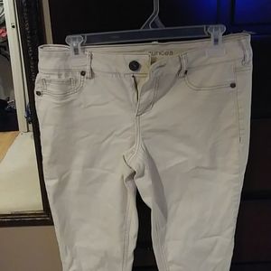 Maurices off white jeans